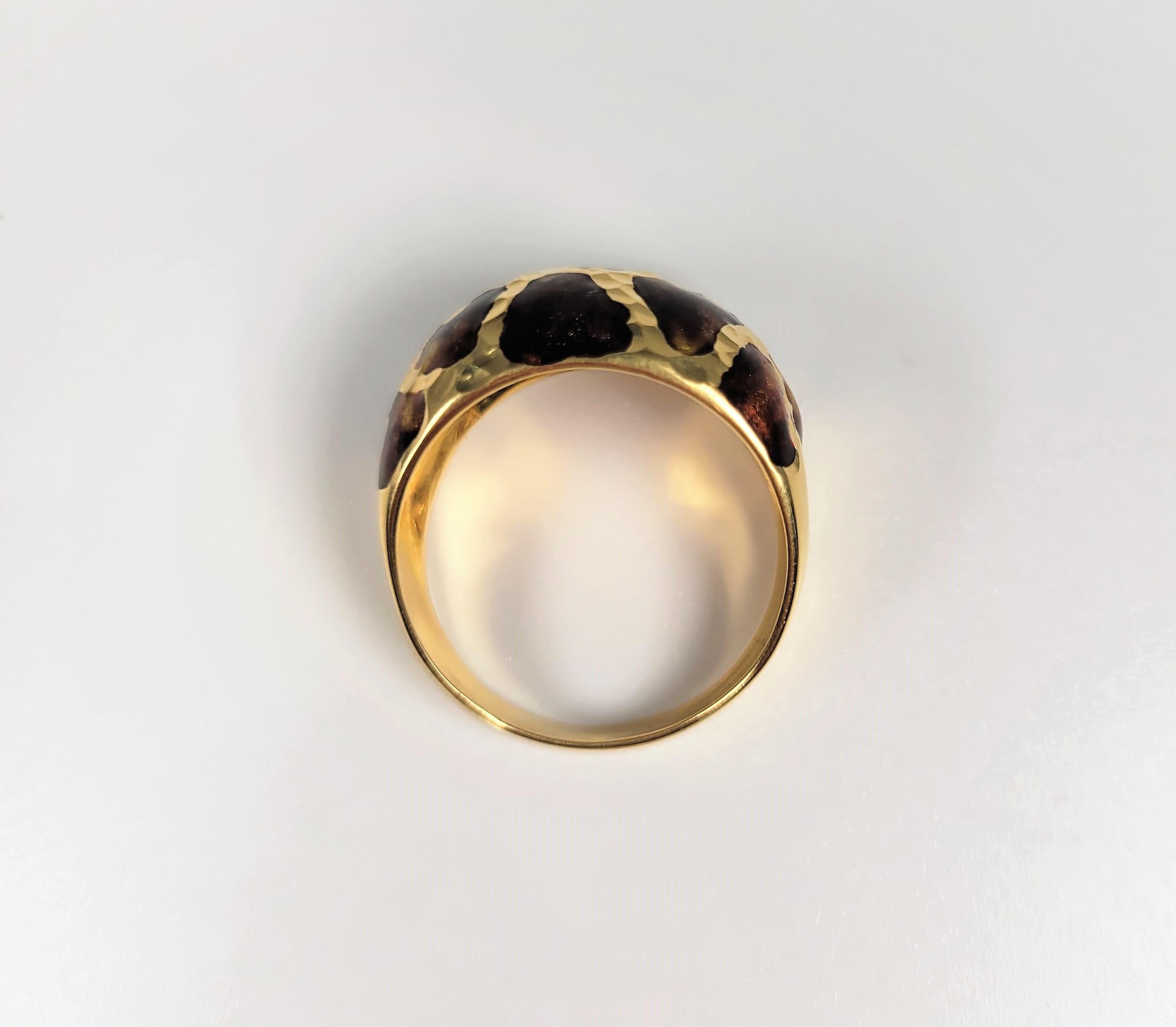 18 Karat Yellow Gold Enamel Ring For Sale 2