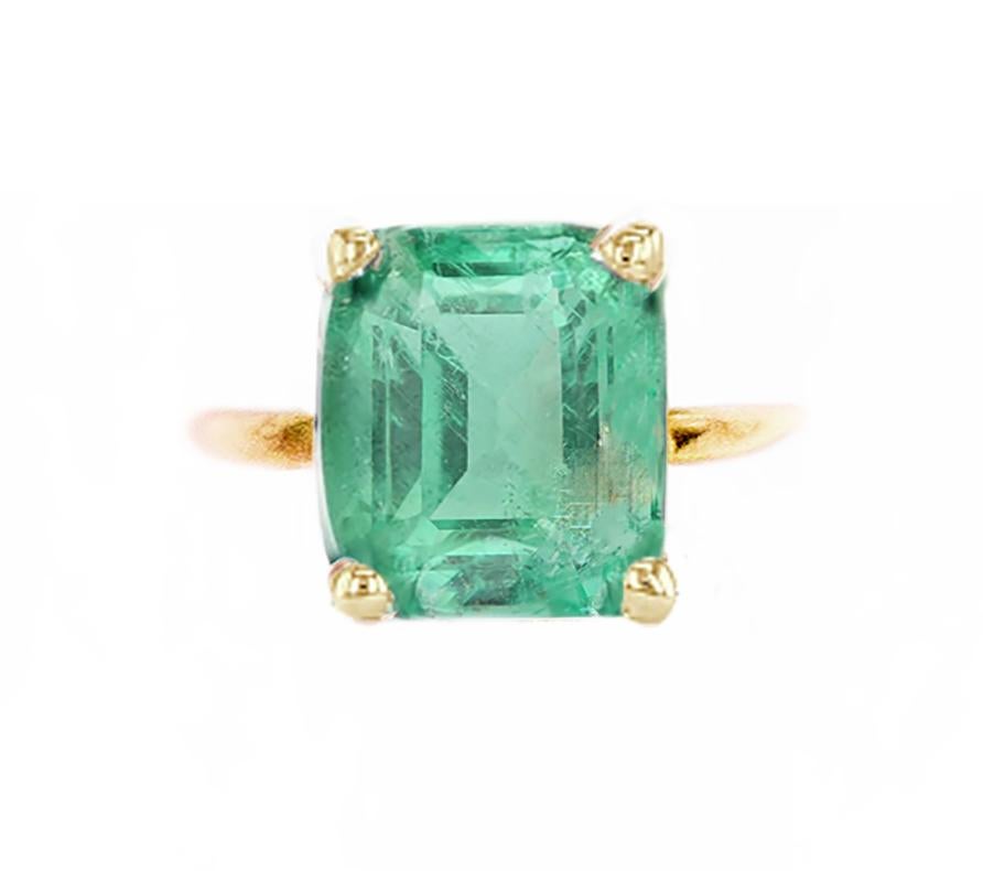 Contemporary Eighteen Karat Yellow Gold Engagement Ring with Colombian Light Minty Emerald For Sale
