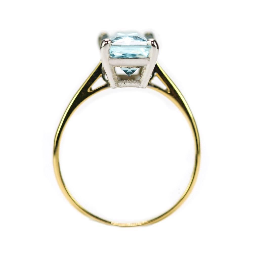 Emerald Cut 2.91 Carat Aquamarine Solitaire 18 Karat Yellow Gold Dress Ring