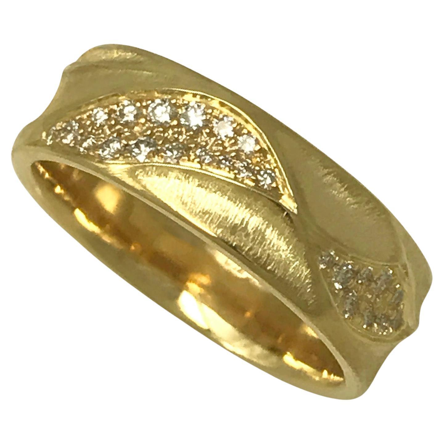 For Sale:  Small 18 Karat Yellow Gold Eternal Dune Band Ring with Diamonds from Keiko Mita