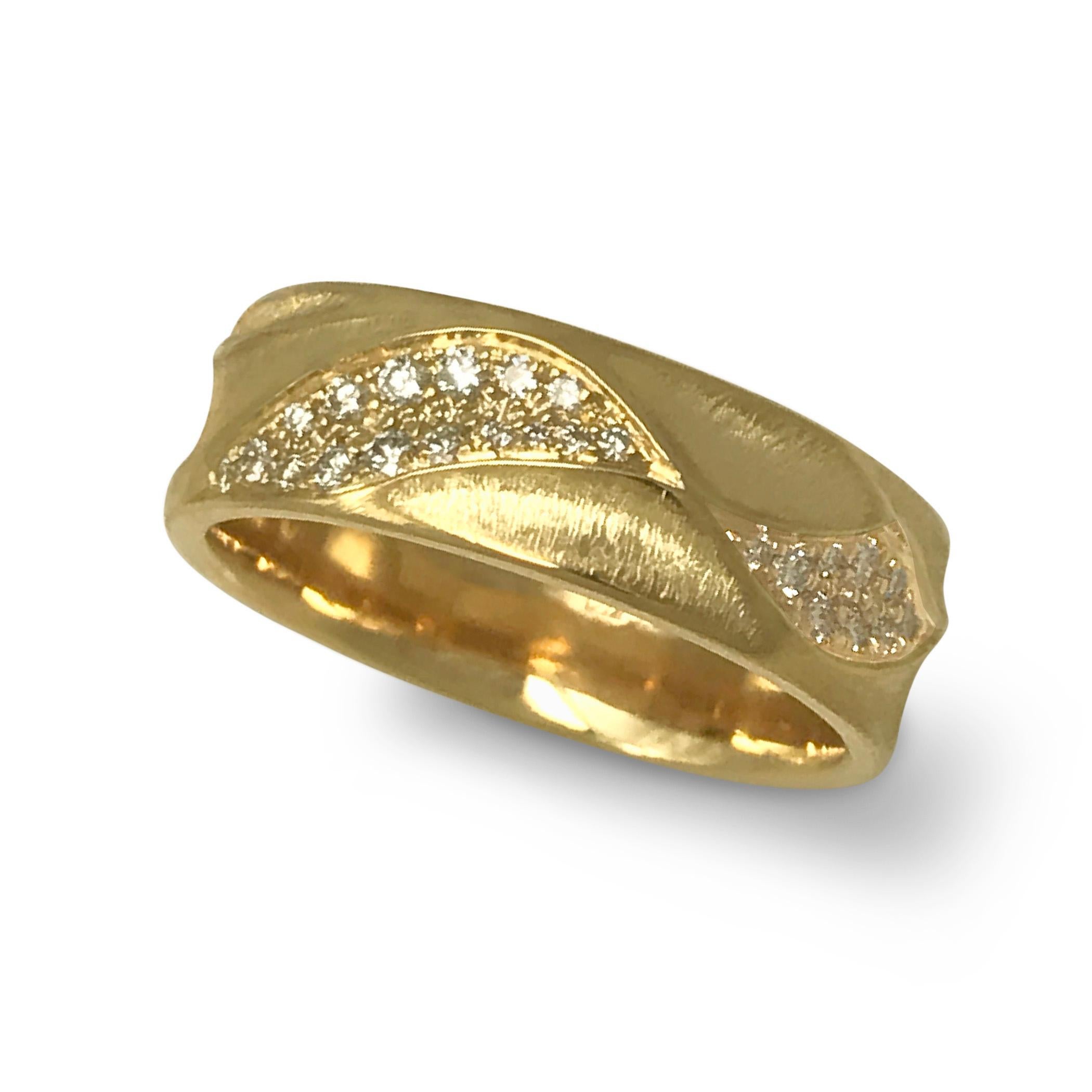 For Sale:  Small 18 Karat Yellow Gold Eternal Dune Band Ring with Diamonds from Keiko Mita 3