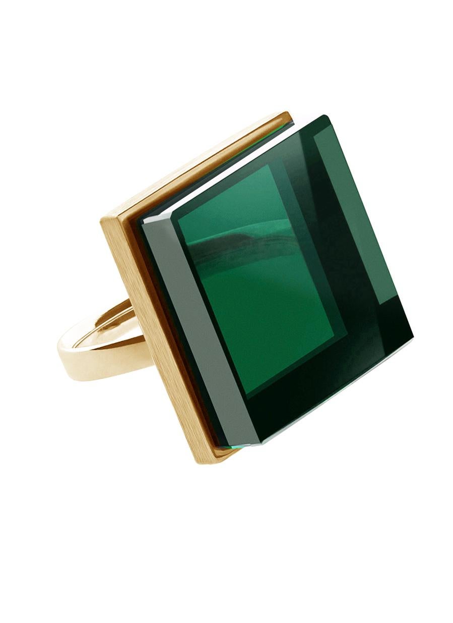 Featured in Vogue Eighteen Karat Yellow Gold Fashion Ring with Green Quartz For Sale 1