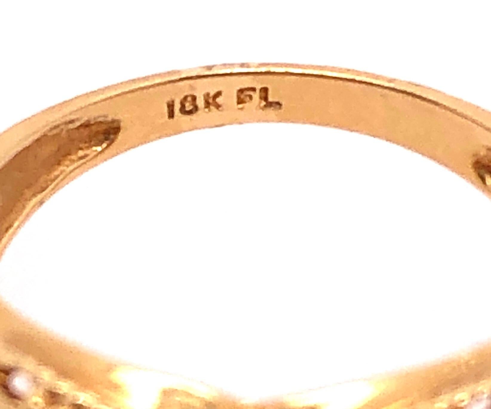 18 Karat Yellow Gold Fashion Ring X Design In Good Condition For Sale In Stamford, CT