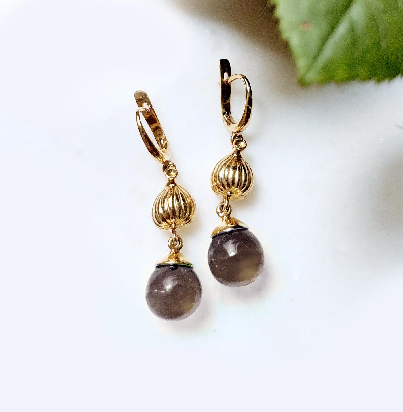 Eighteen Karat Yellow Gold Fig Cocktail Earrings with Smoky Quartzes In New Condition For Sale In Berlin, DE