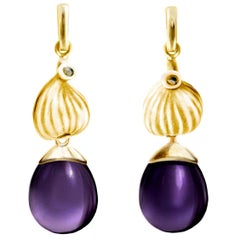Boucles d'oreilles pendantes cocktail contemporaines Fig en or jaune 18 carats avec améthystes