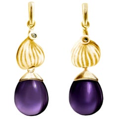 18 Karat Yellow Gold Fig Contemporary Cocktail Drop Earrings with Amethysts 