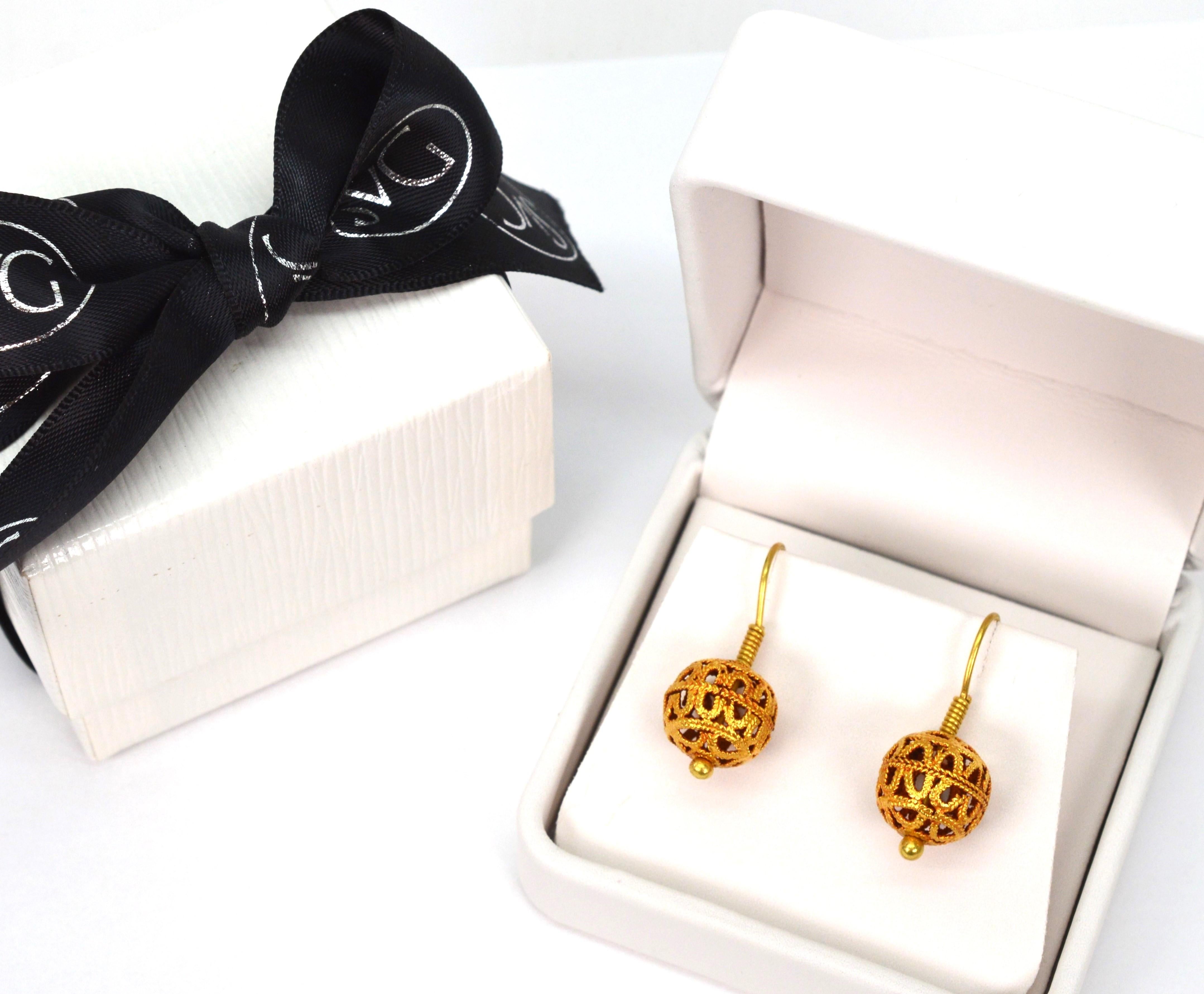 18 Karat Yellow Gold Filigree Ball Drop Earrings For Sale 2