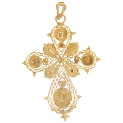 Pendentif croix en filigrane en or jaune 18 carats
