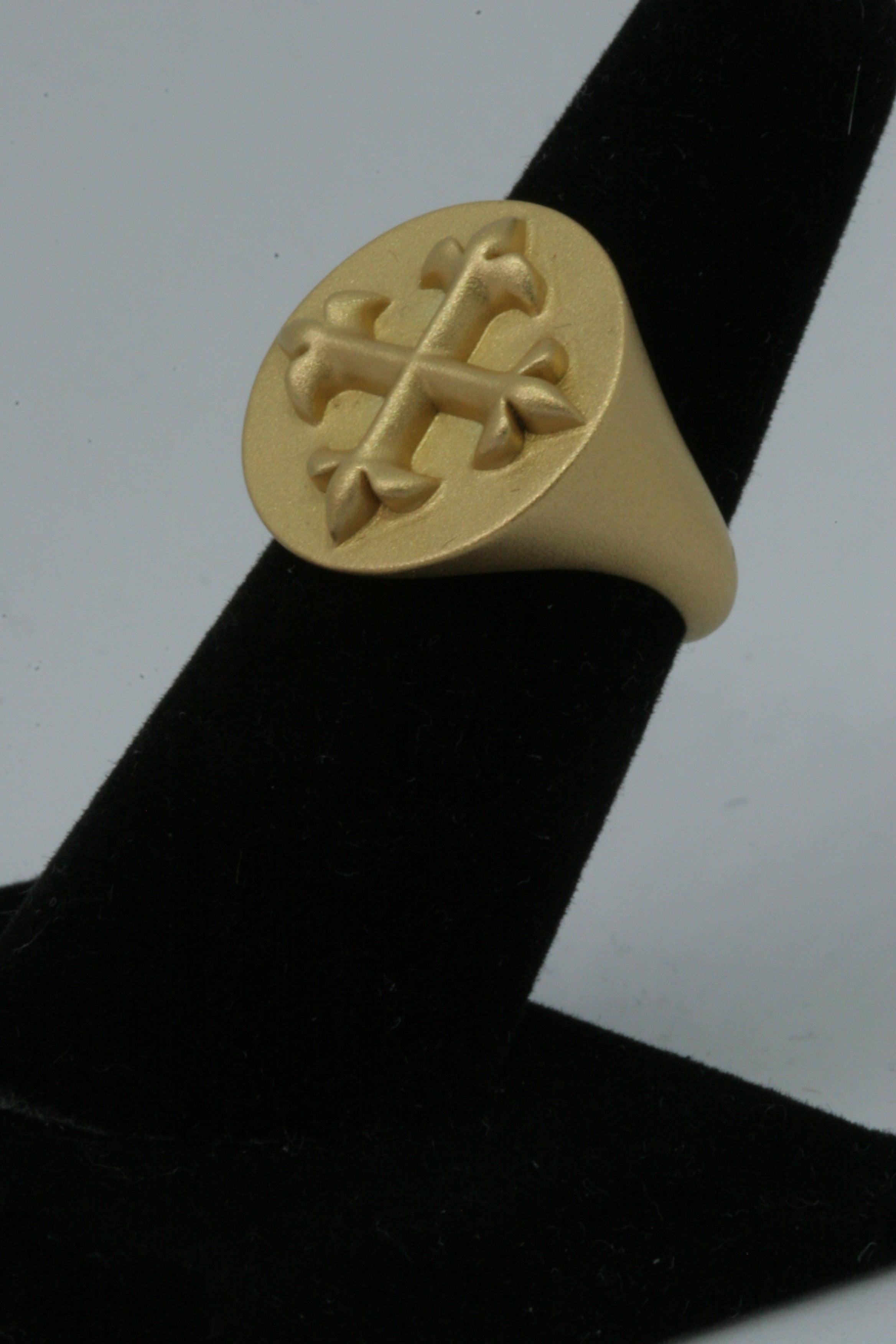 For Sale:  18 Karat Yellow Gold  Fleur de Lis Signet Ring 3