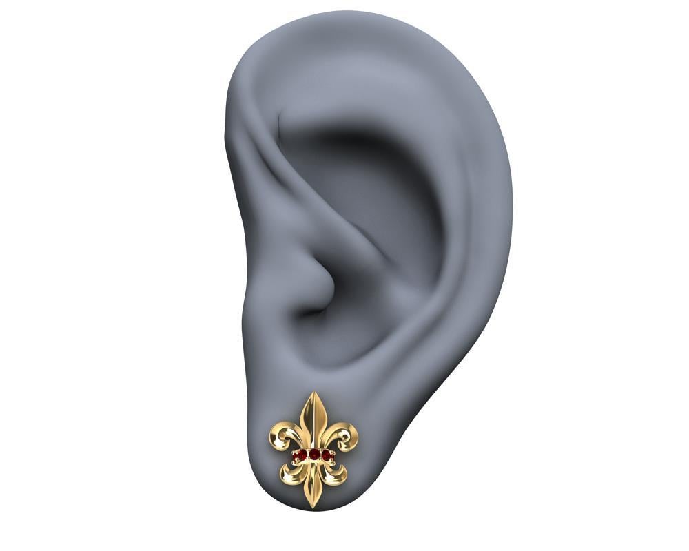 Taille ronde Clous d'oreilles Fleur de Lys en or jaune 18 carats et rubis en vente