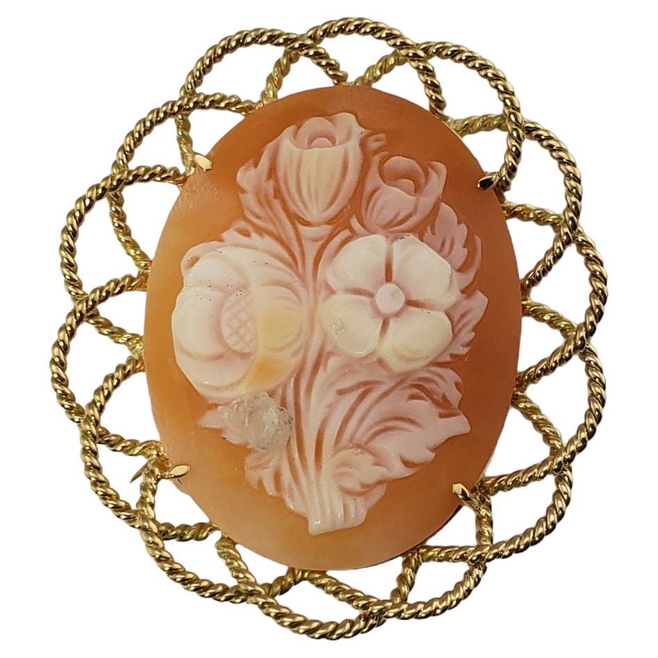  Cameo-Brosche aus 18 Karat Gelbgold mit Blumenmuster im Angebot