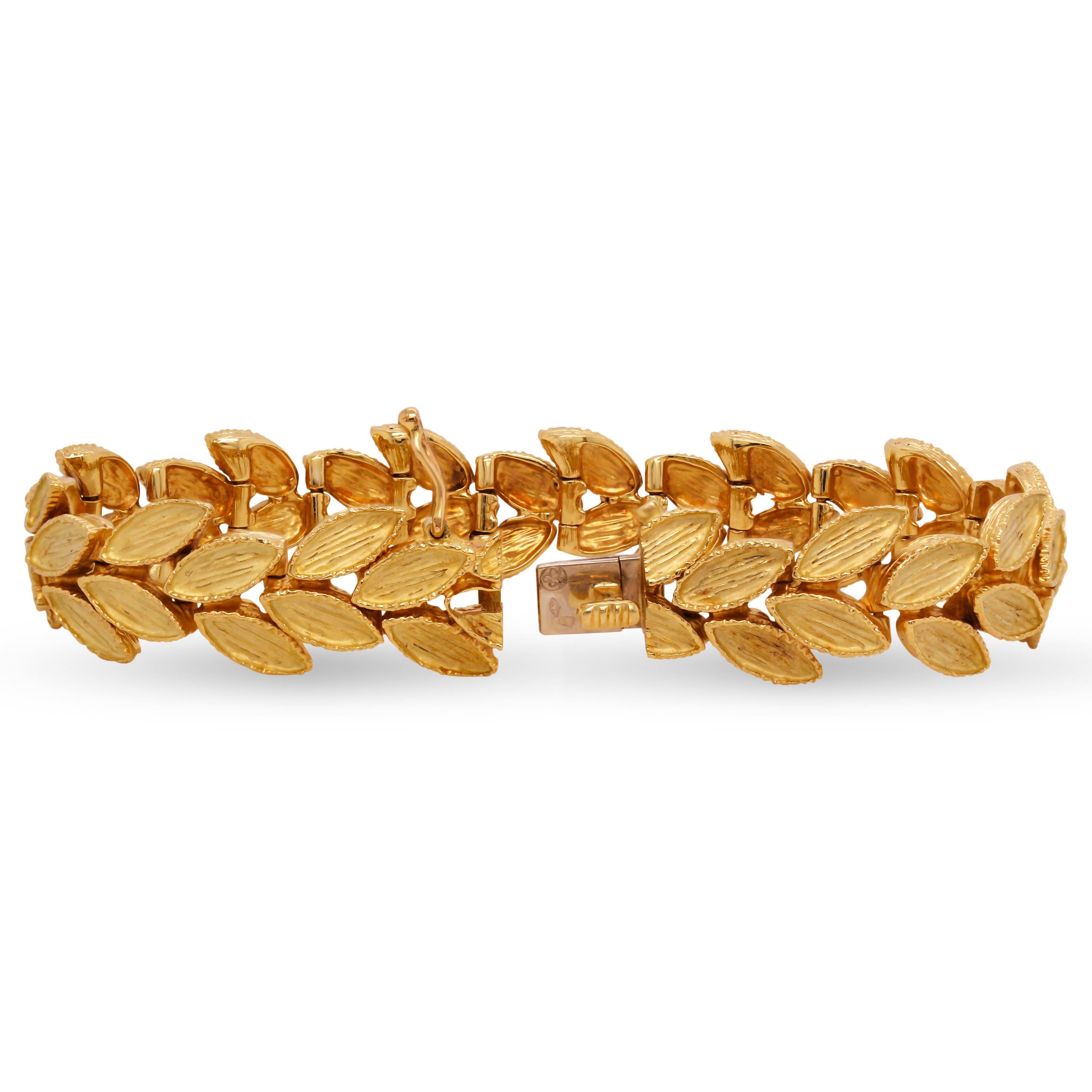 18 Karat Yellow Gold Floral Motif Leaves French Bracelet In Excellent Condition In Boca Raton, FL