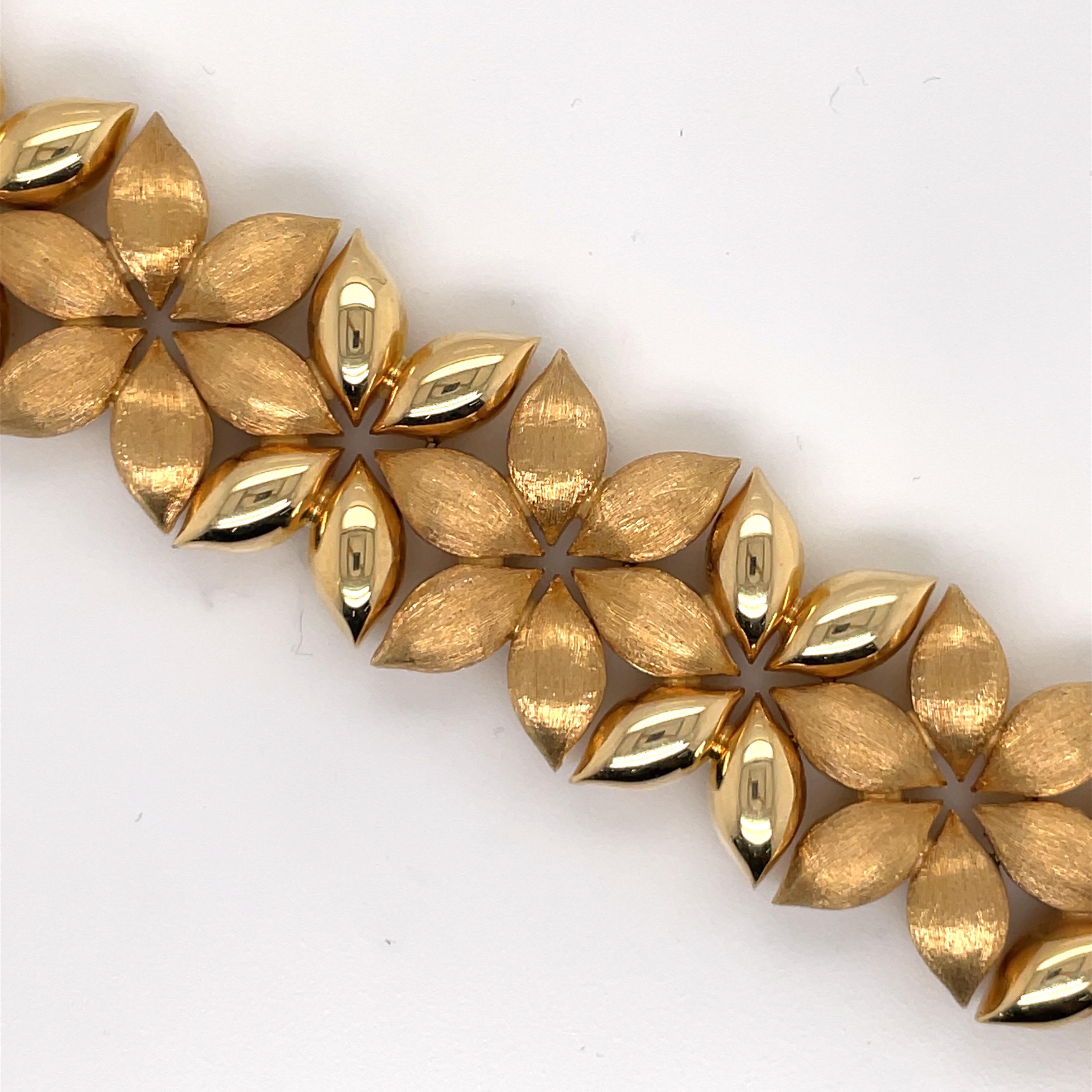 18 Karat Yellow Gold Floral Wide Bracelet 51.2 Grams Made in Italy In Excellent Condition For Sale In New York, NY