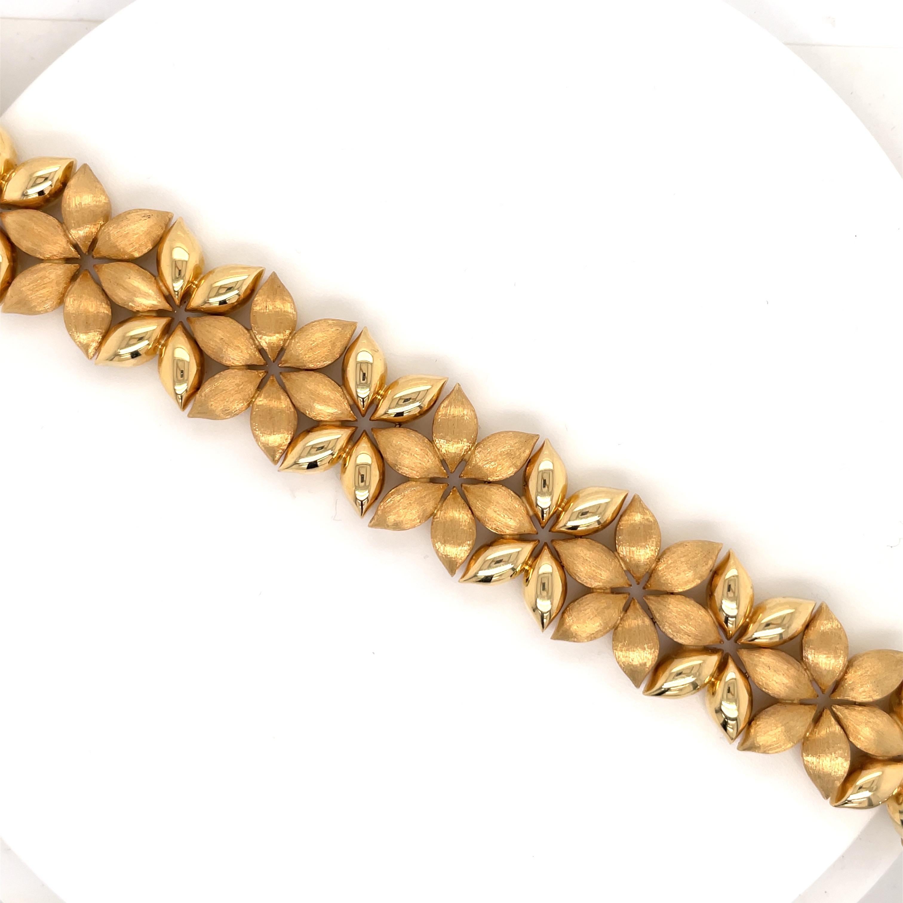 18 Karat Yellow Gold Floral Wide Bracelet 51.2 Grams Made in Italy For Sale 2