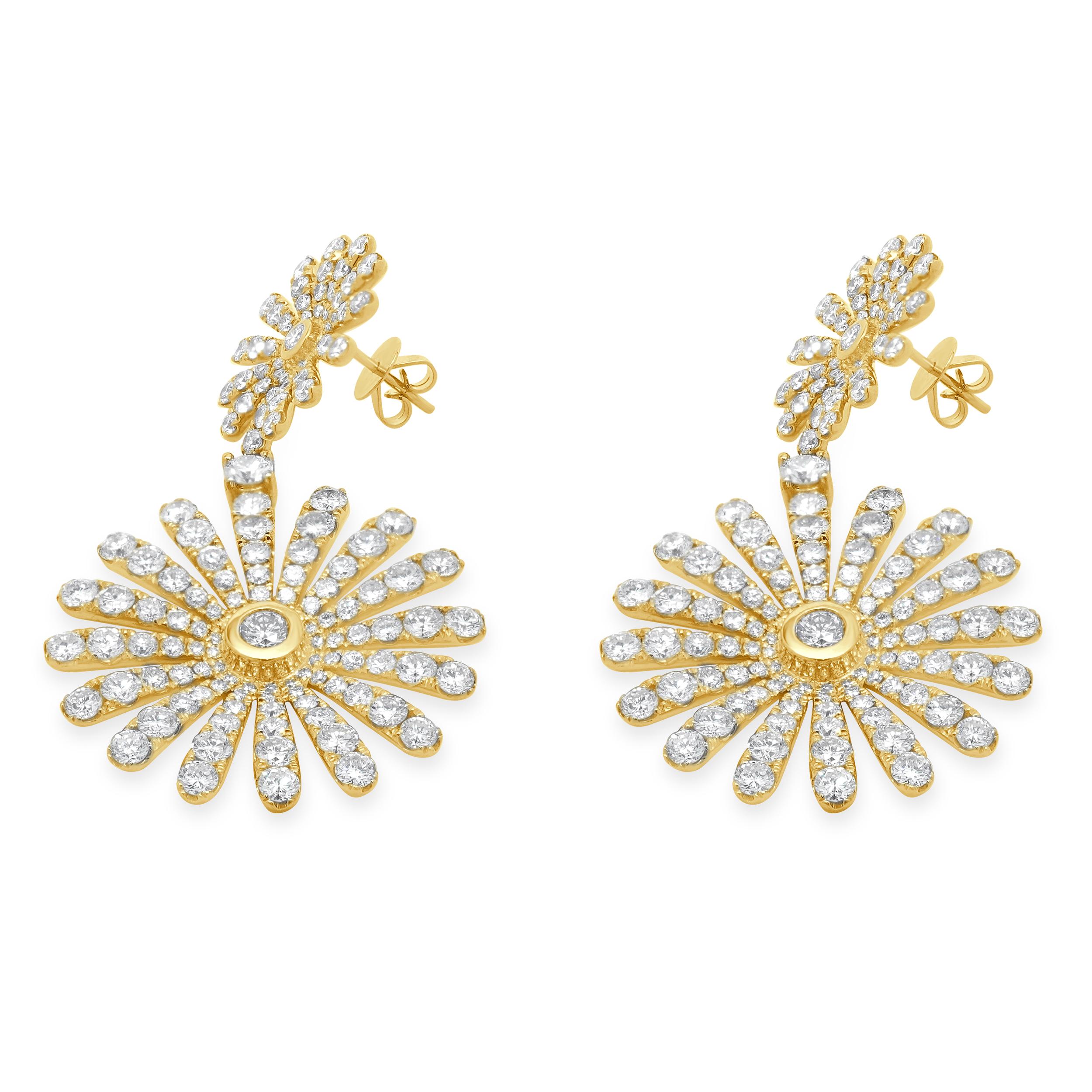 Orecchini a goccia con diamanti a fiore in oro giallo 18 carati In condizioni ottime in vendita a Scottsdale, AZ