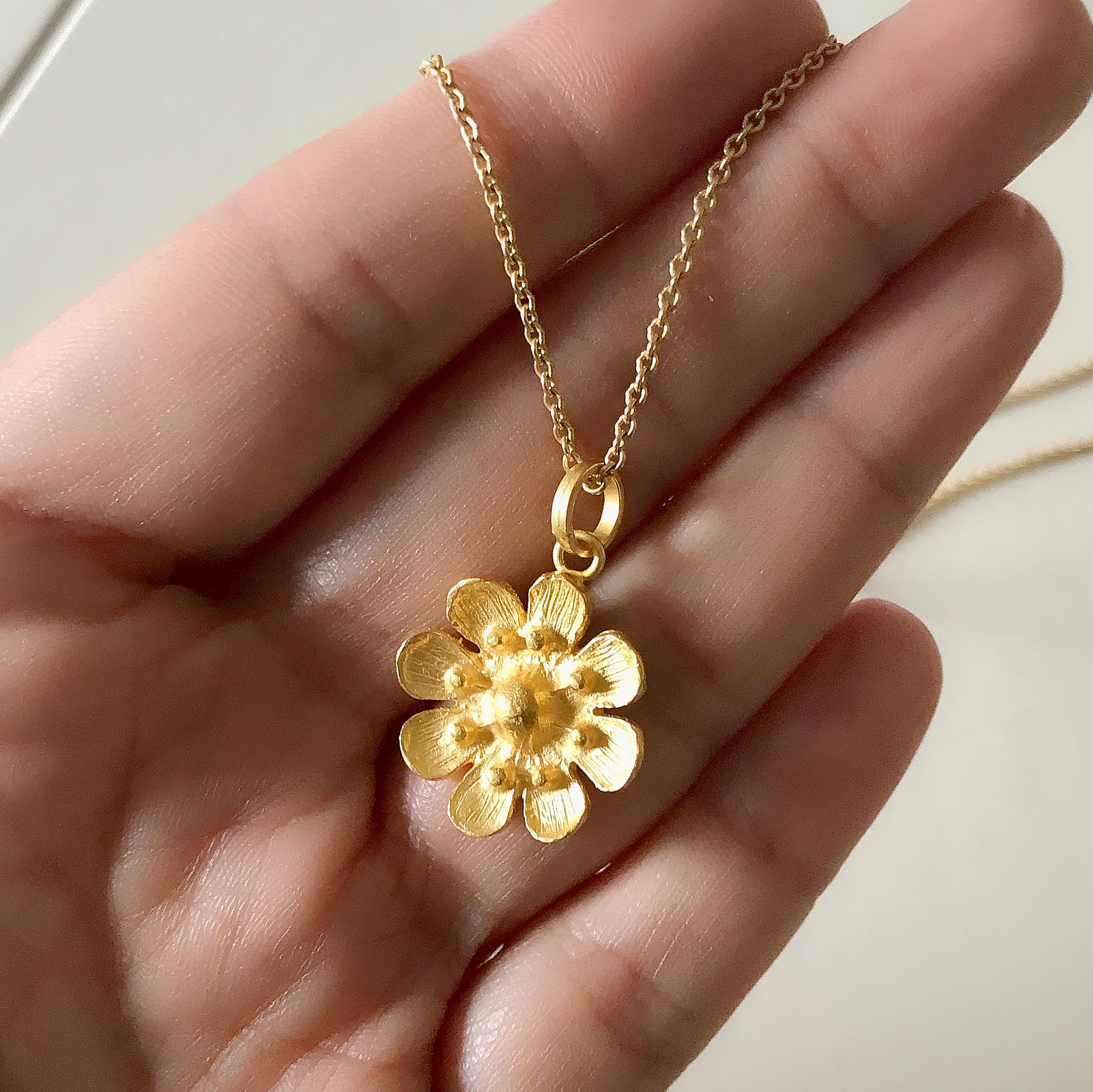 Women's 18 Karat Solid Yellow Gold Satin Finish Flower Pendant Chain Necklace For Sale