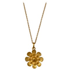 18 Karat Solid Yellow Gold Satin Finish Flower Pendant Chain Necklace