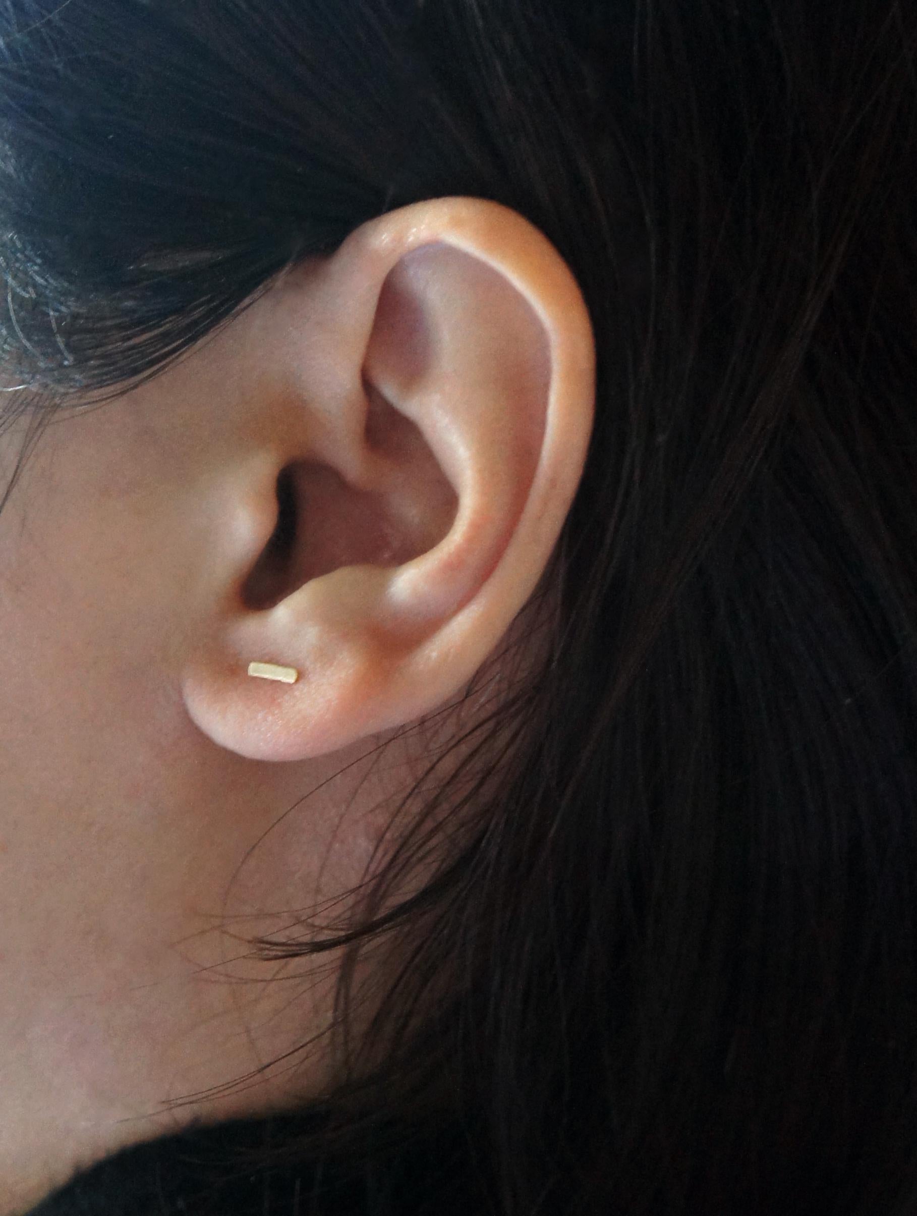 18-Karat Gelbgold Schmieden kurze Linie Ohrringe im Zustand „Neu“ im Angebot in CLYDEBANK, GB