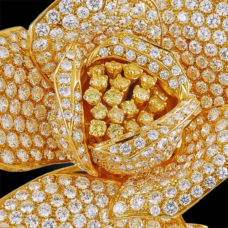Women's Yellow Gold Flower Brooch with Four Interchangeable Pistils