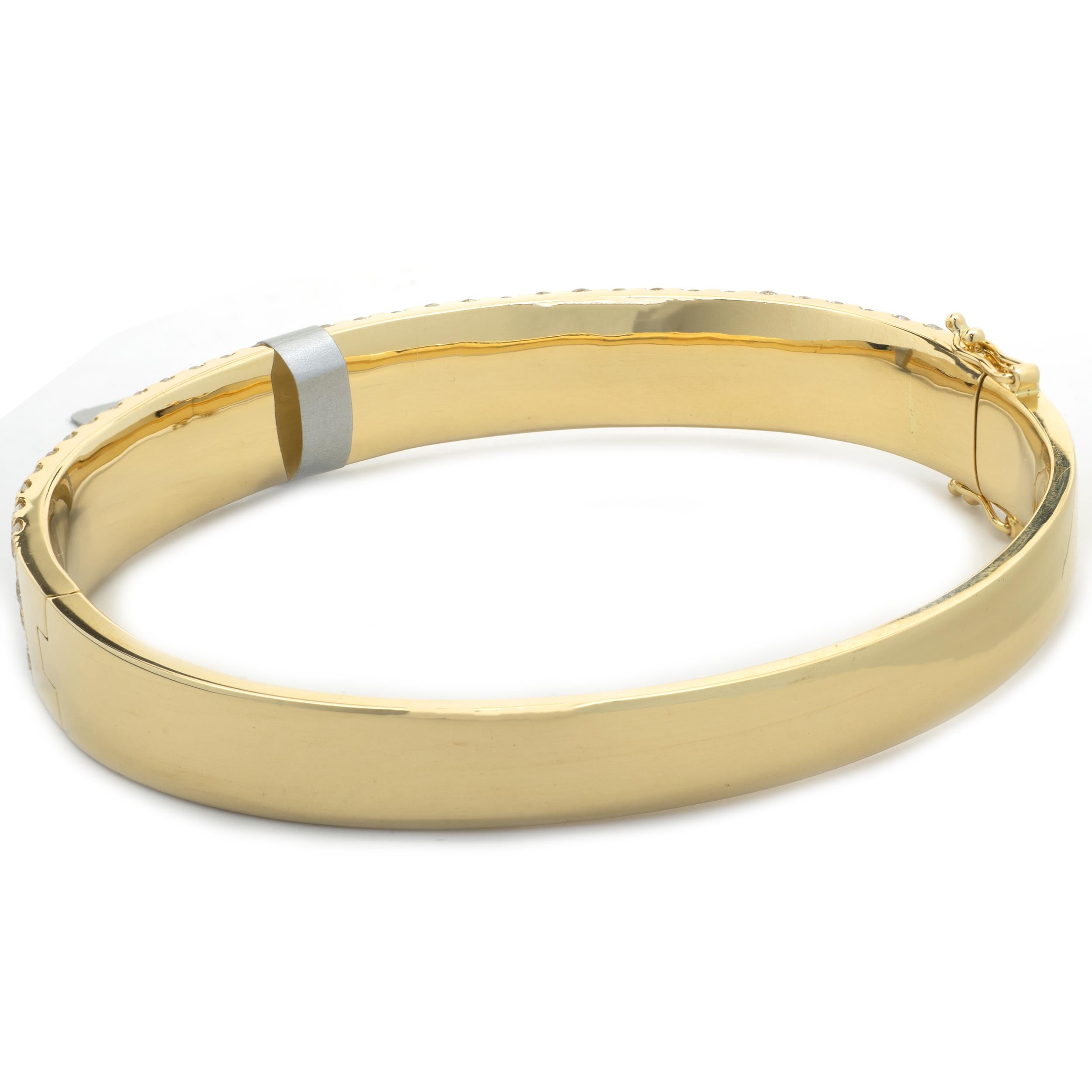 18 Karat Yellow Gold Four Row Diamond Bangle Bracelet Corte redondo
