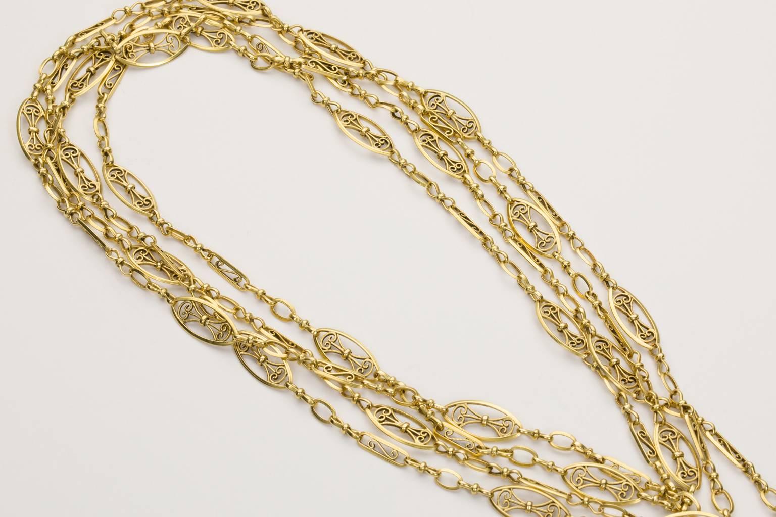 18 Karat Yellow Gold French Antique Guard Chain For Sale 1