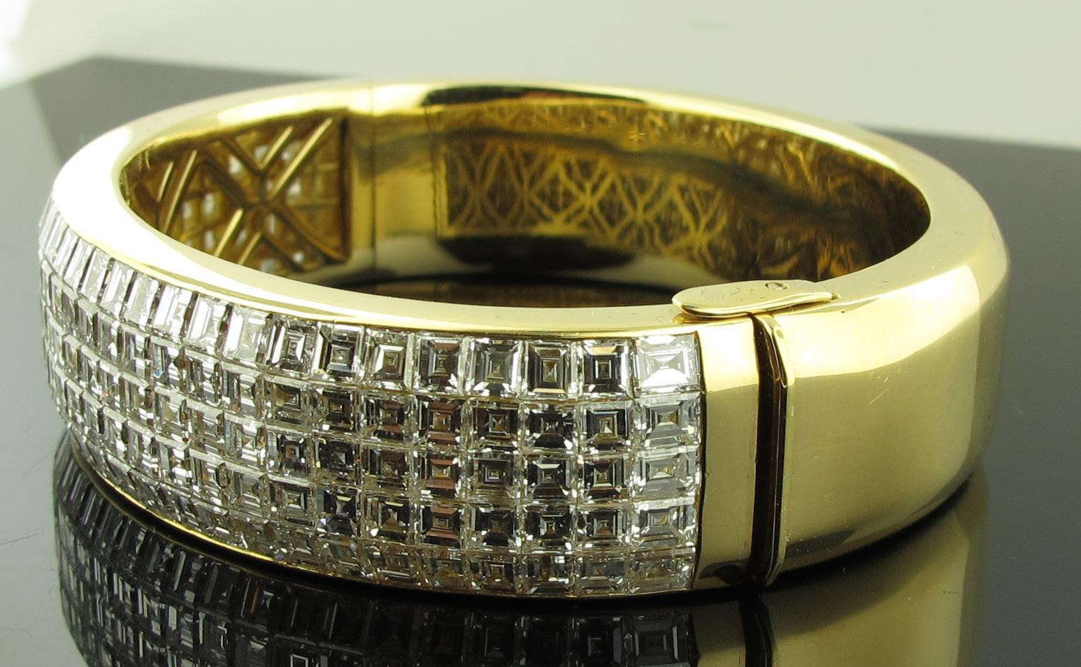 18 Karat Yellow Gold French Cut Diamond cuff Bracelet In Excellent Condition For Sale In Palm Desert, CA