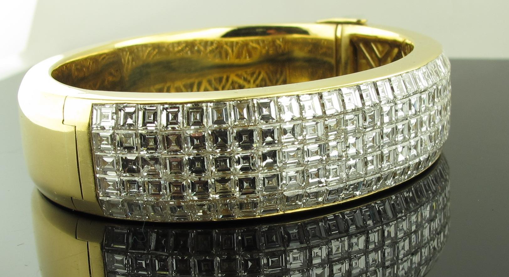 18 Karat Yellow Gold French Cut Diamond cuff Bracelet For Sale 3