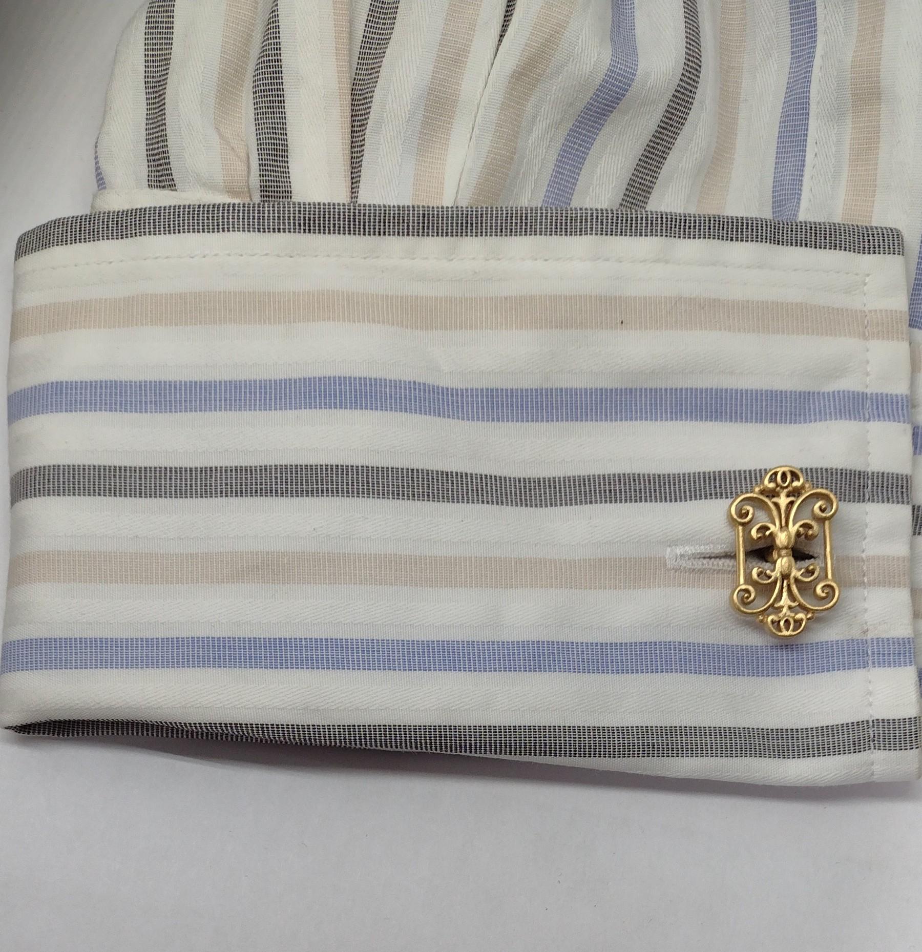 18 Karat Yellow Gold French Gate Cufflinks In New Condition For Sale In New York, NY