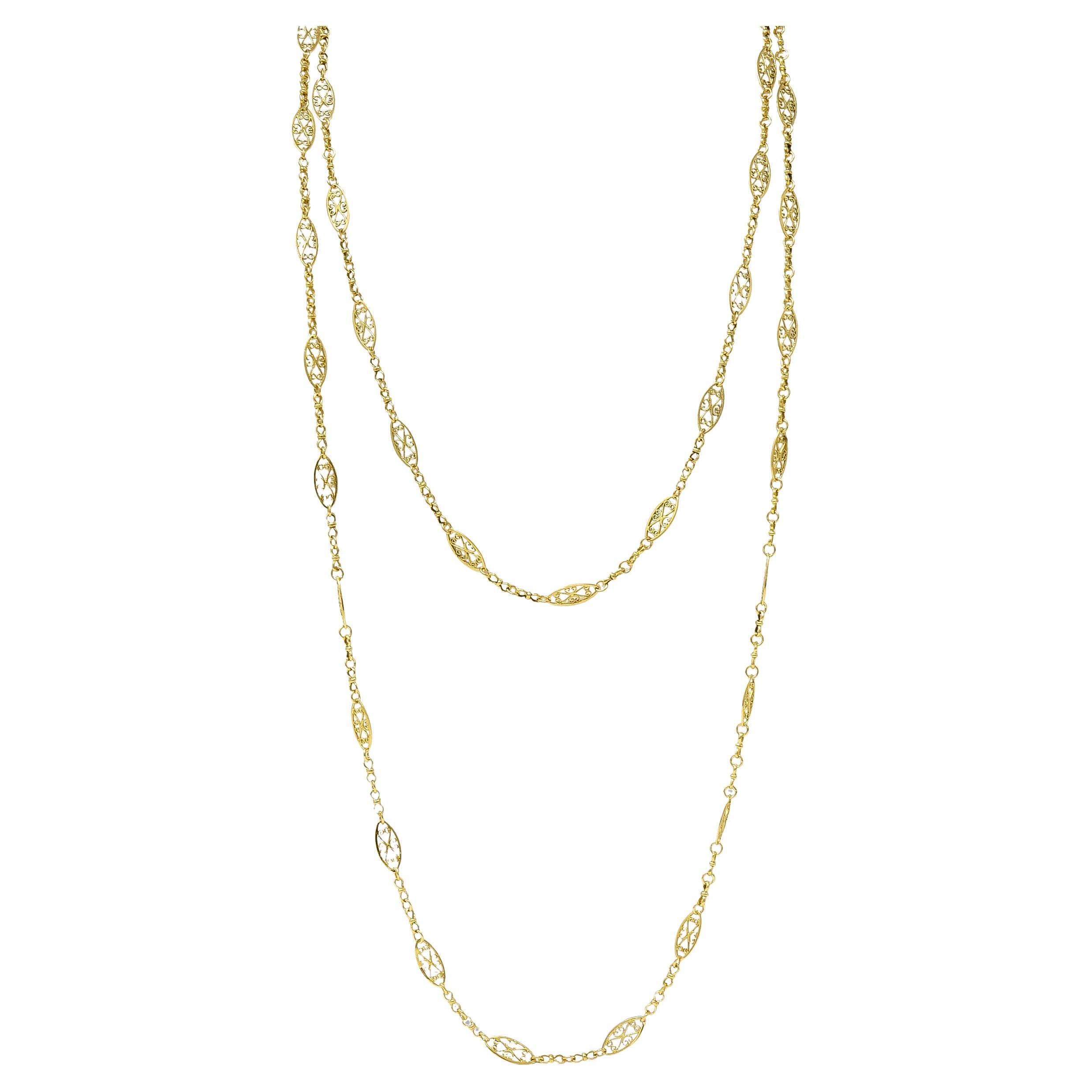 Long collier ancien en or jaune 18 carats à maillons en forme de cœur de style victorien français