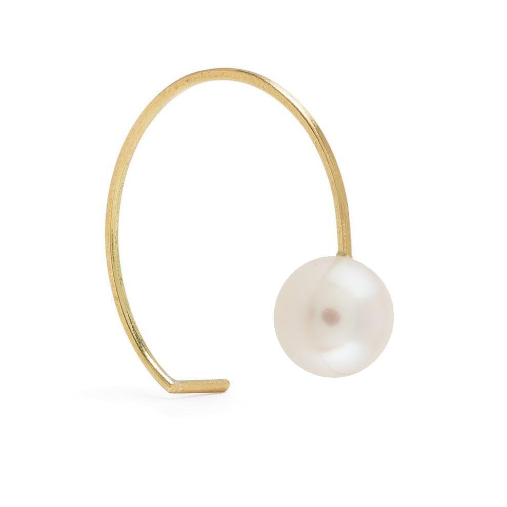 Round Cut 18-Karat Yellow Gold Freshwater Pearls Forging Hoop Fine Earrings For Sale