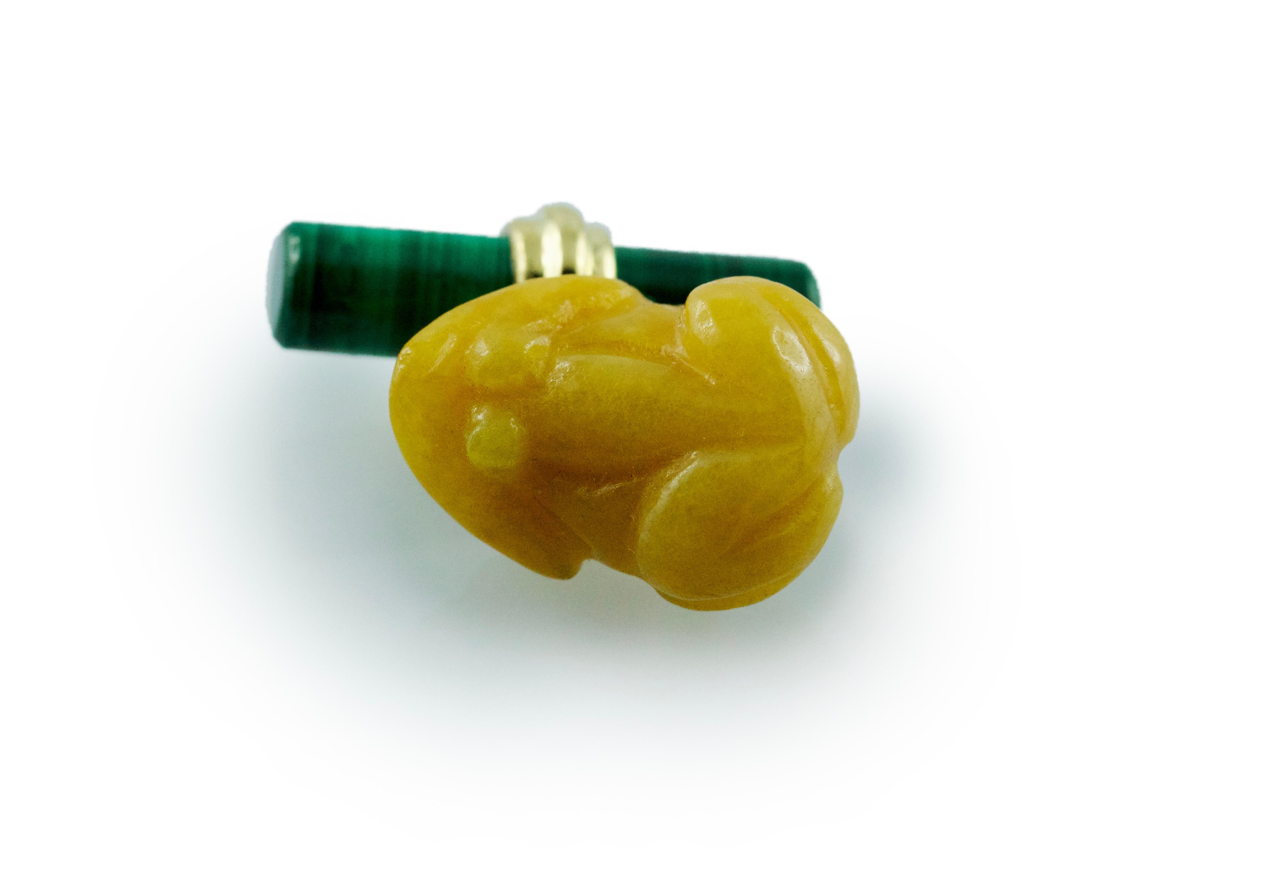 Mixed Cut 18 Karat Yellow Gold Frog Cufflinks in Yellow Jade and Malachite For Sale