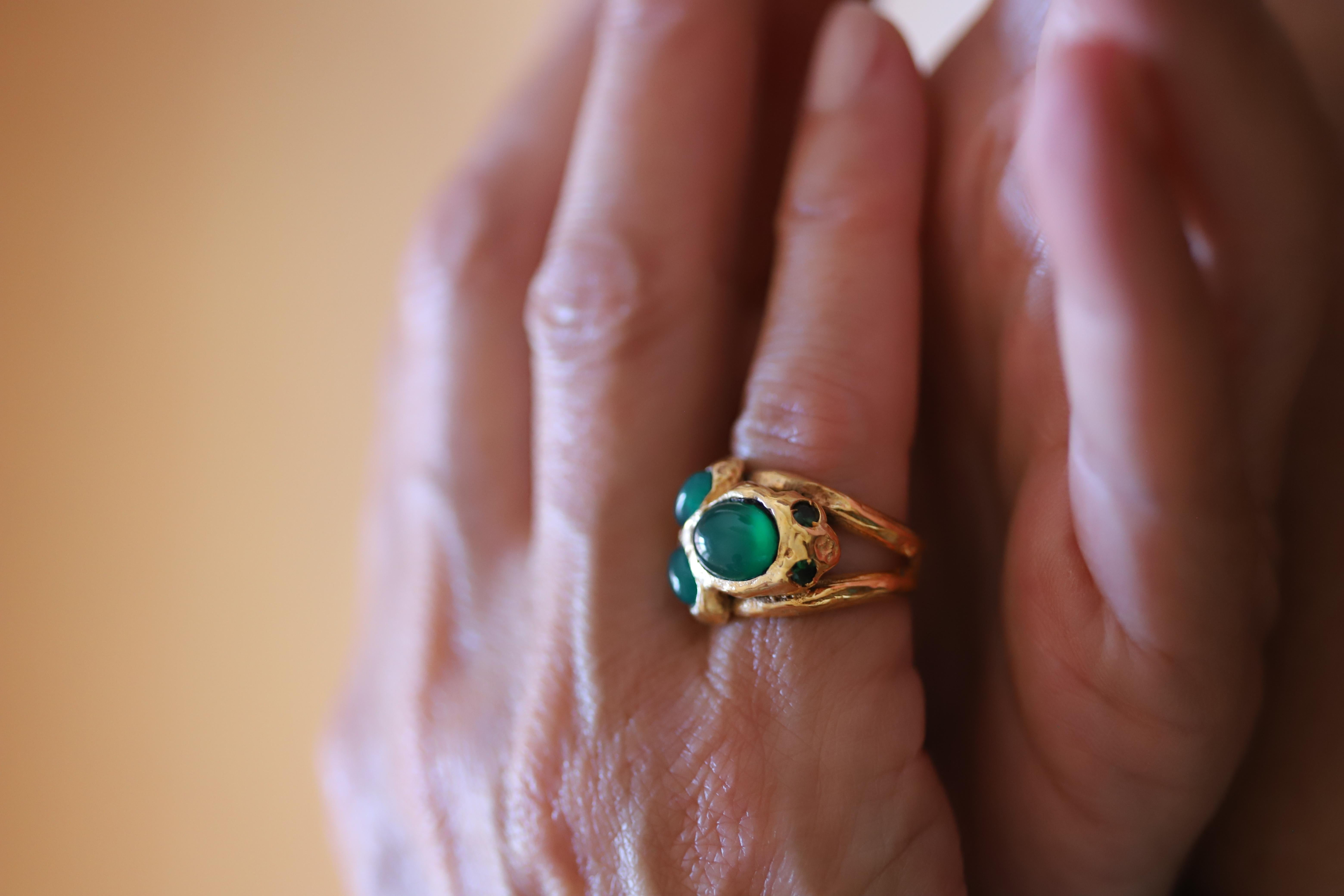 18 Karat Yellow Gold Frog Green Agate Emeralds Eyes Pinky Ring For Sale 4