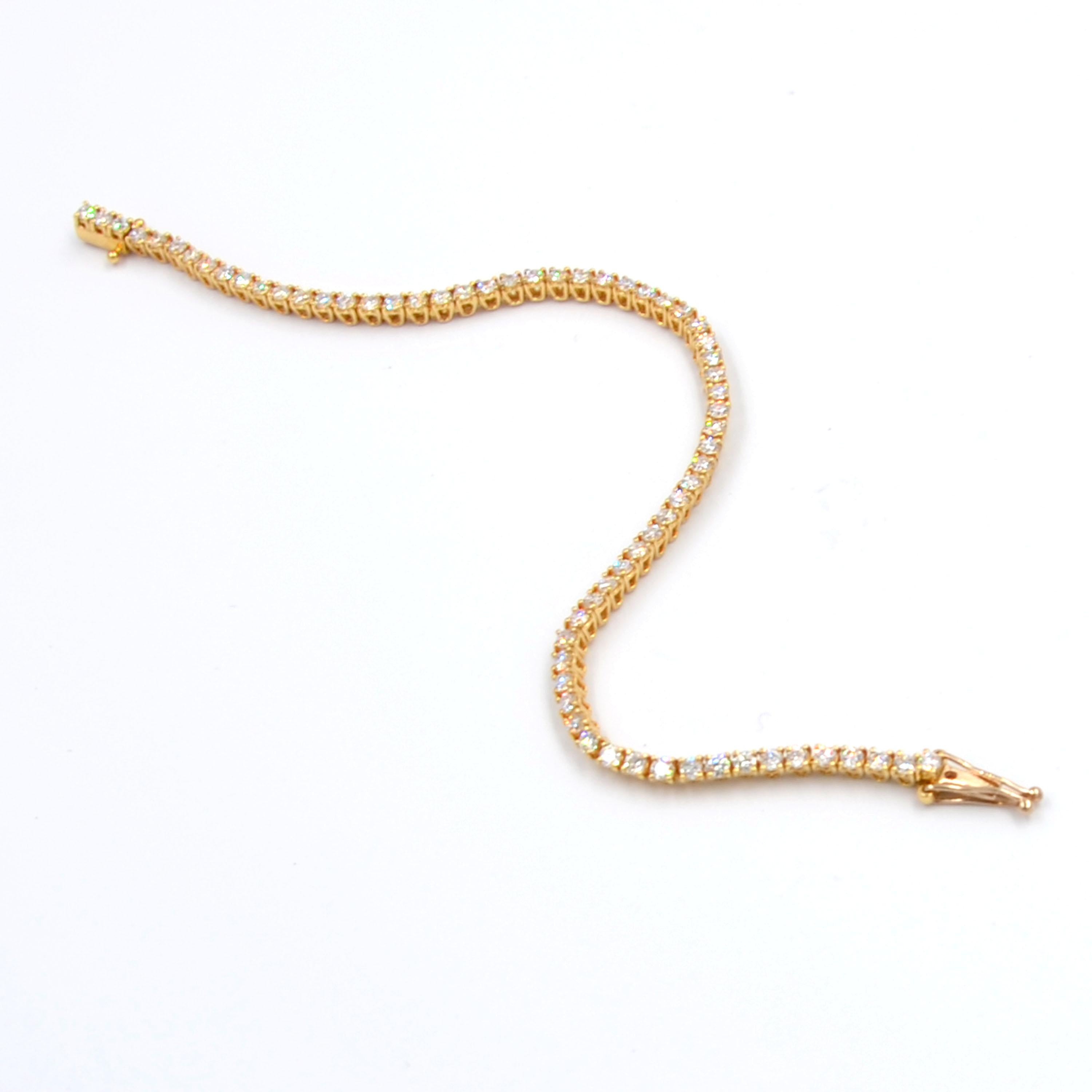 Modern 18 Karat Yellow Gold Garavelli Diamonds Tennis Bracelet