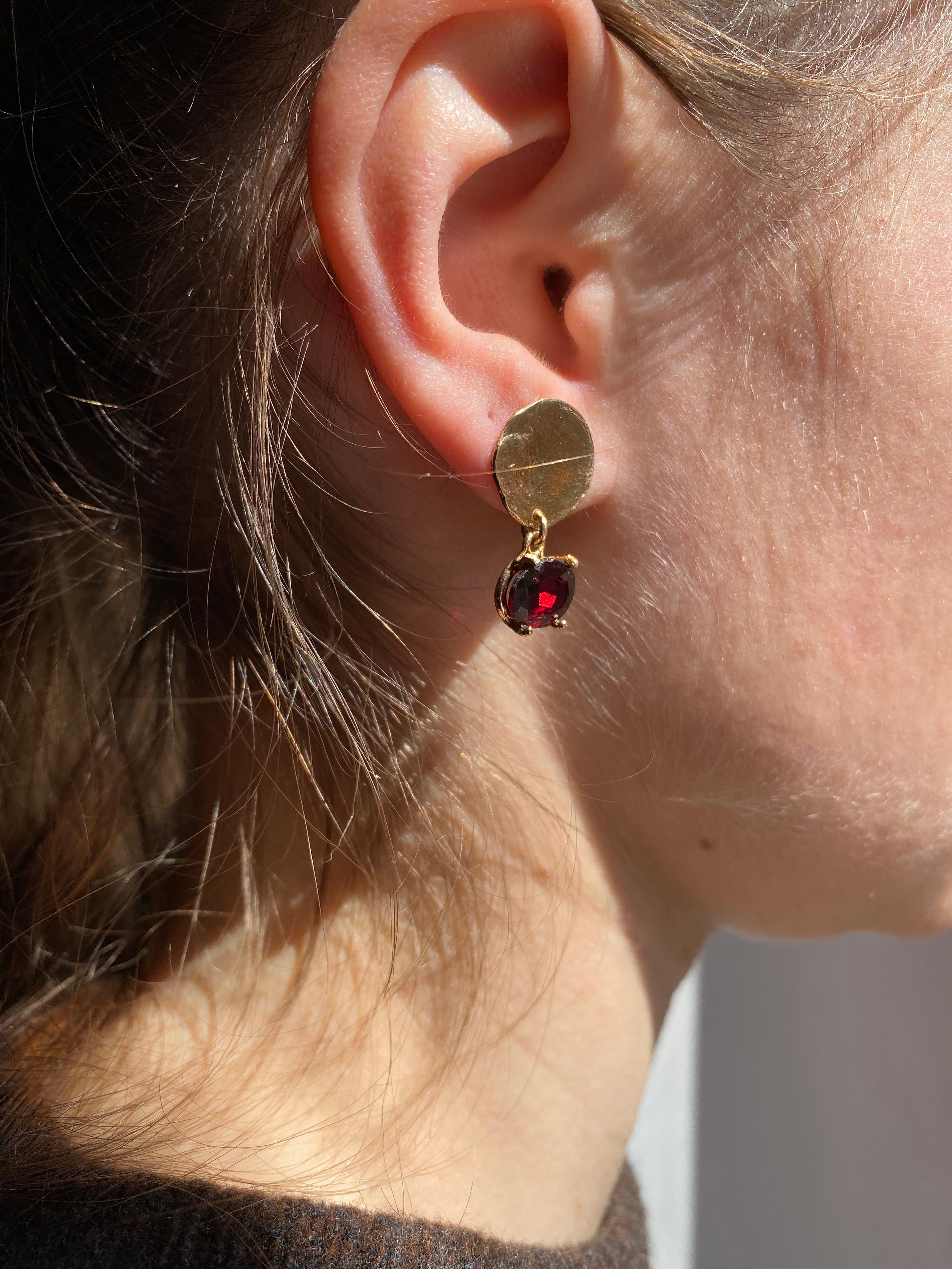  18 Karat Yellow Gold Garnet Bordeaux Moon Handcrafted Design Dangle Earrings For Sale 2