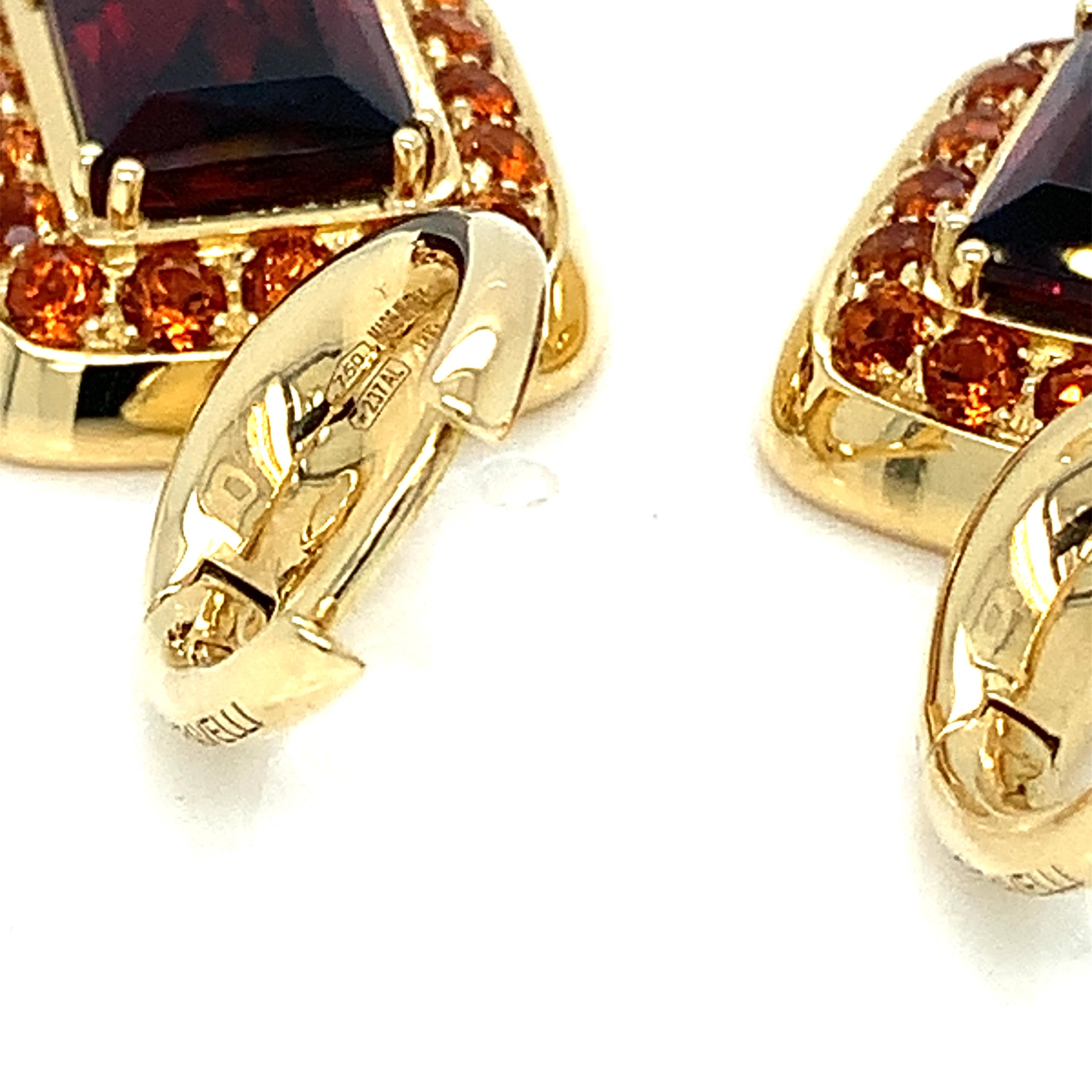Round Cut 18 Karat Yellow Gold Garnet Centerstone and Citrine Hanging Earrings For Sale