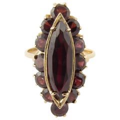 Vintage 18 Karat Yellow Gold Garnet Ring