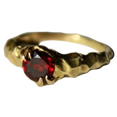18 Karat Yellow Gold Garnet Solitaire Ring