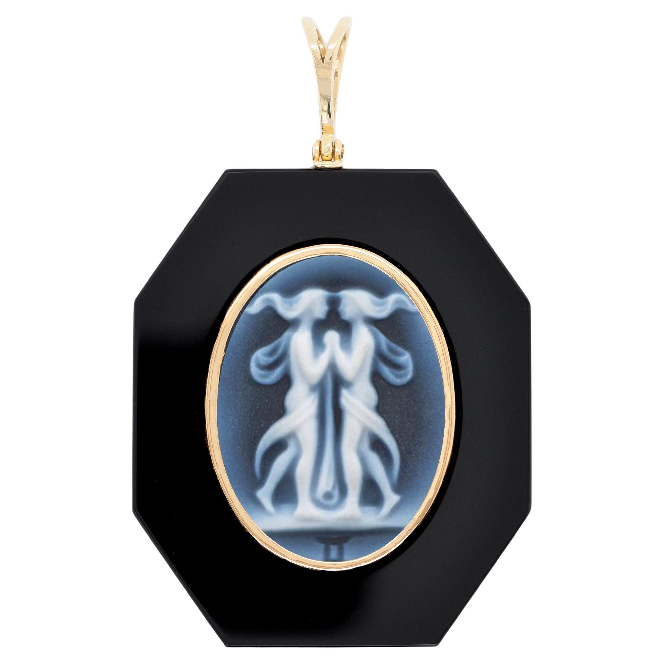 18 Karat Yellow Gold Gemini Zodiac Agate Cameo Black Onyx Pendant Necklace