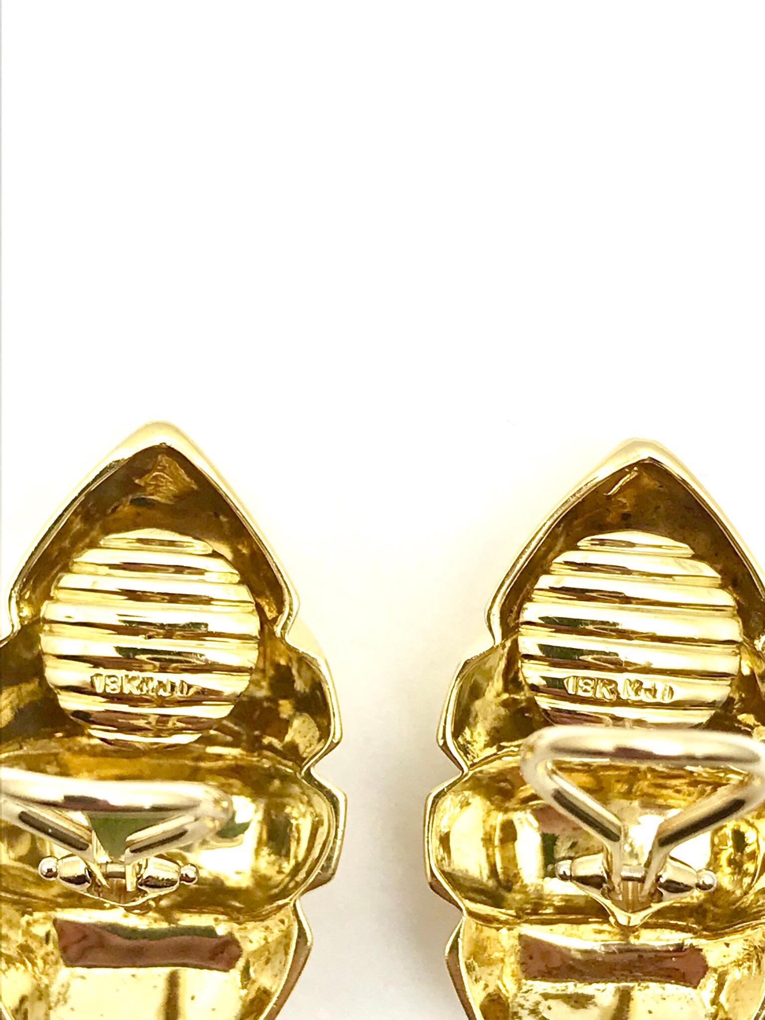 18 Karat Yellow Gold Geometric Clip-On Earrings In Excellent Condition In Chevy Chase, MD