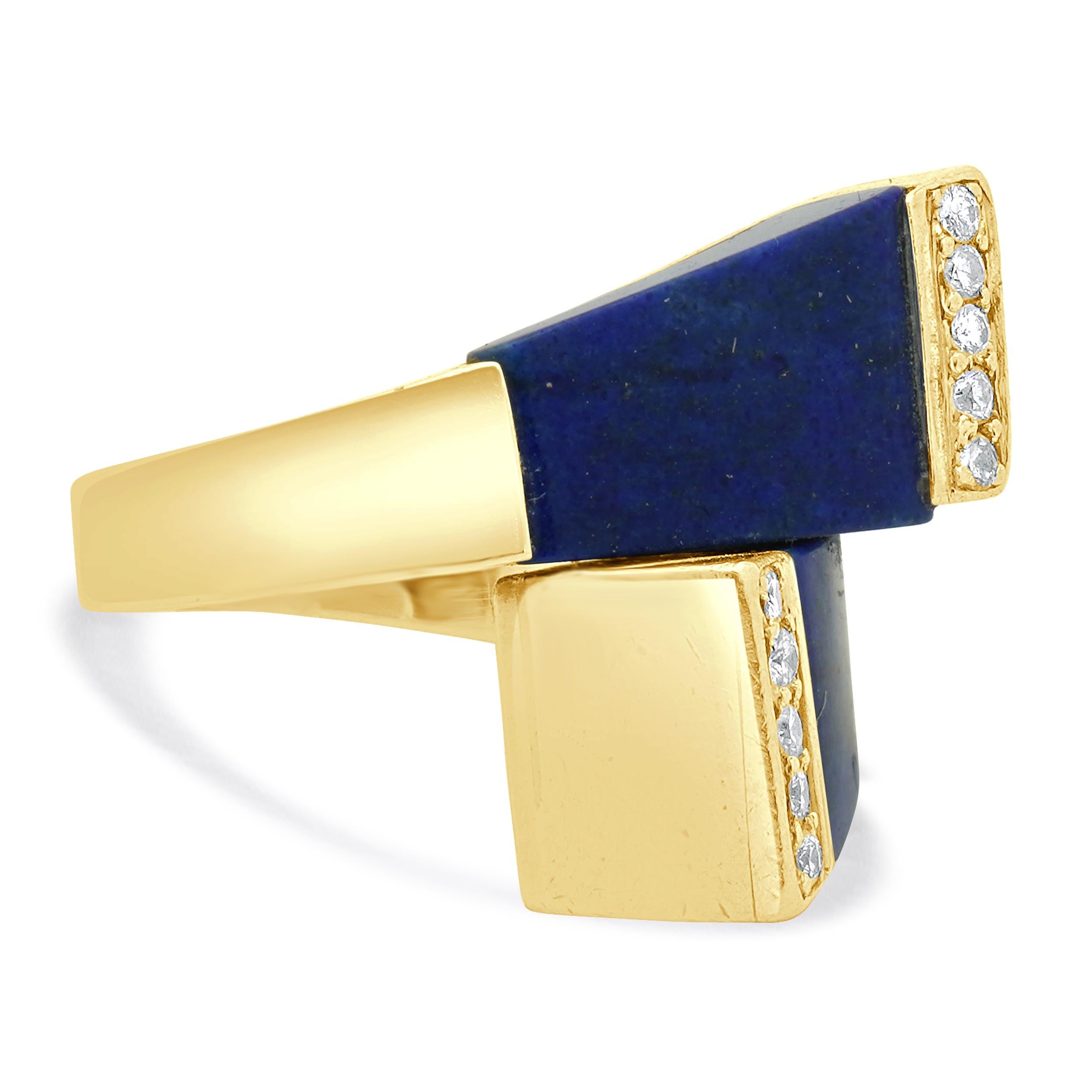 Anillo Geométrico de Lapis y Diamantes en Oro Amarillo de 18 Kilates Corte redondo en venta