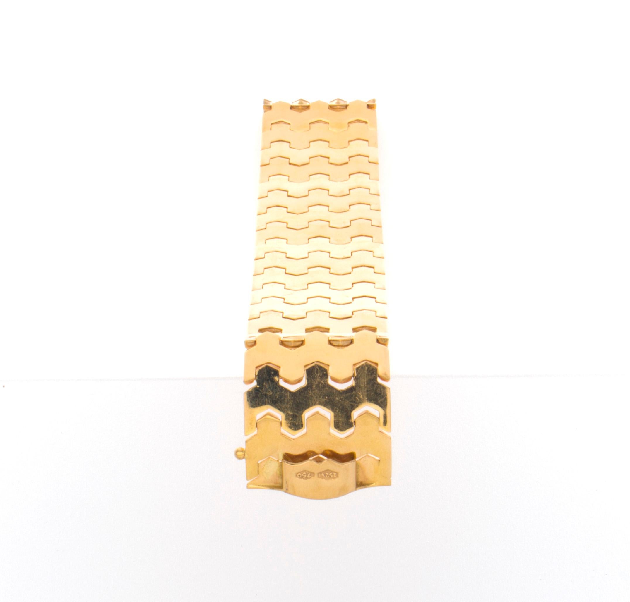 18 Karat Yellow Gold Geometric Link Bracelet For Sale 4