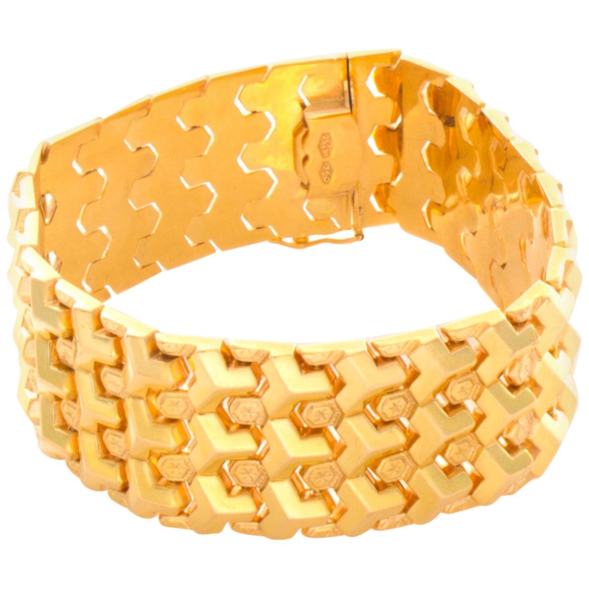 18 Karat Yellow Gold Geometric Link Bracelet For Sale