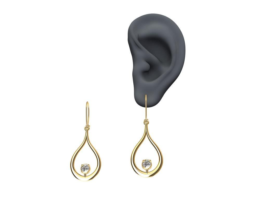 Boucles d'oreilles en or jaune 18 carats avec diamants en forme de gouttes plates en vente 1