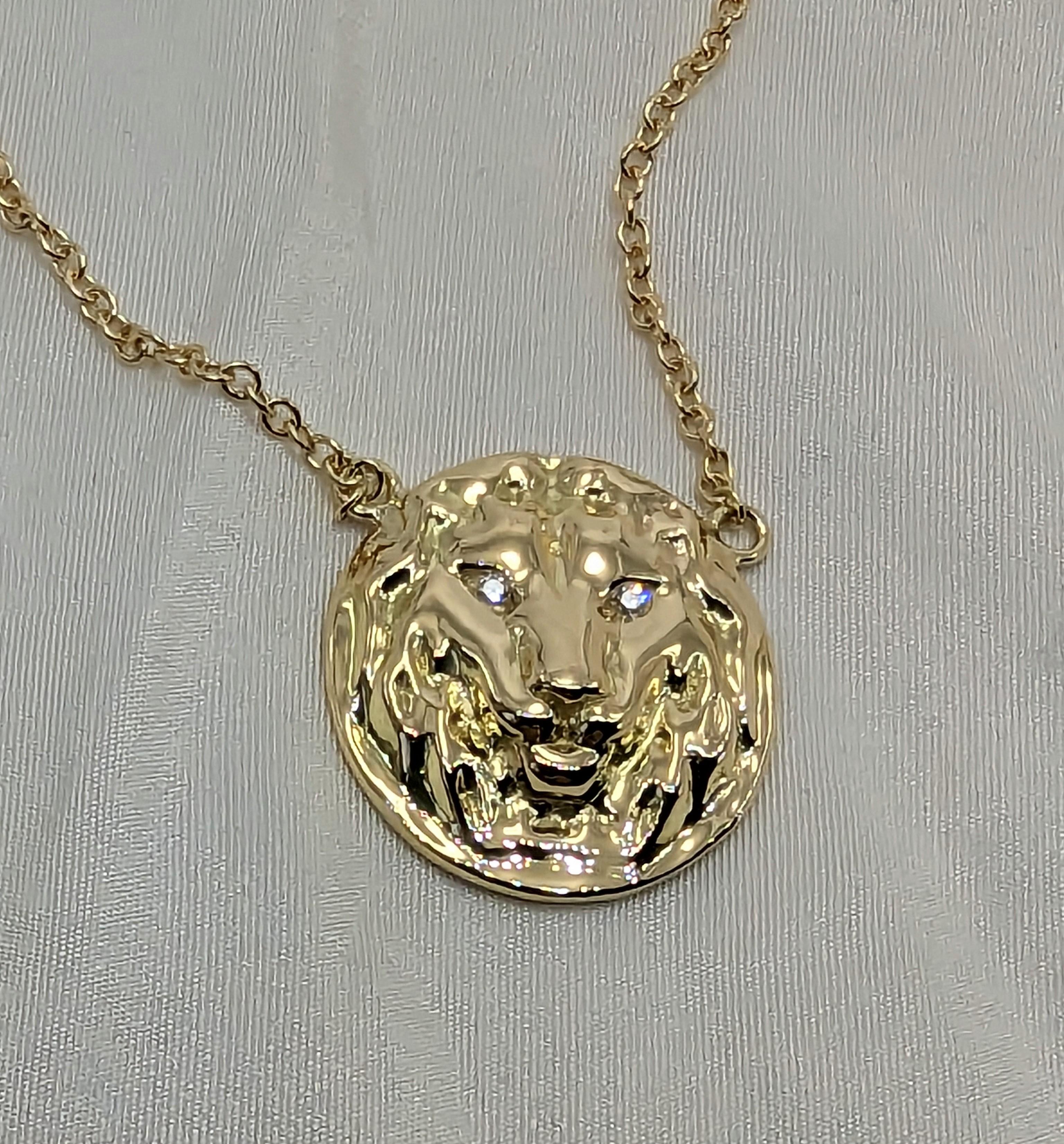 Taille ronde Chaîne collier pendentif lion en or jaune 18 carats avec diamants certifiés GIA pour hommes en vente