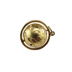 18 Karat Yellow Gold Globe Charm #22905