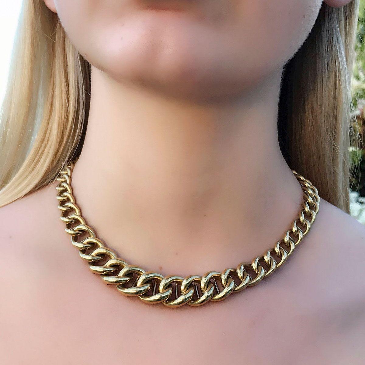 18 Karat Yellow Gold Italian Graduated Curb Link Chain Necklace 1