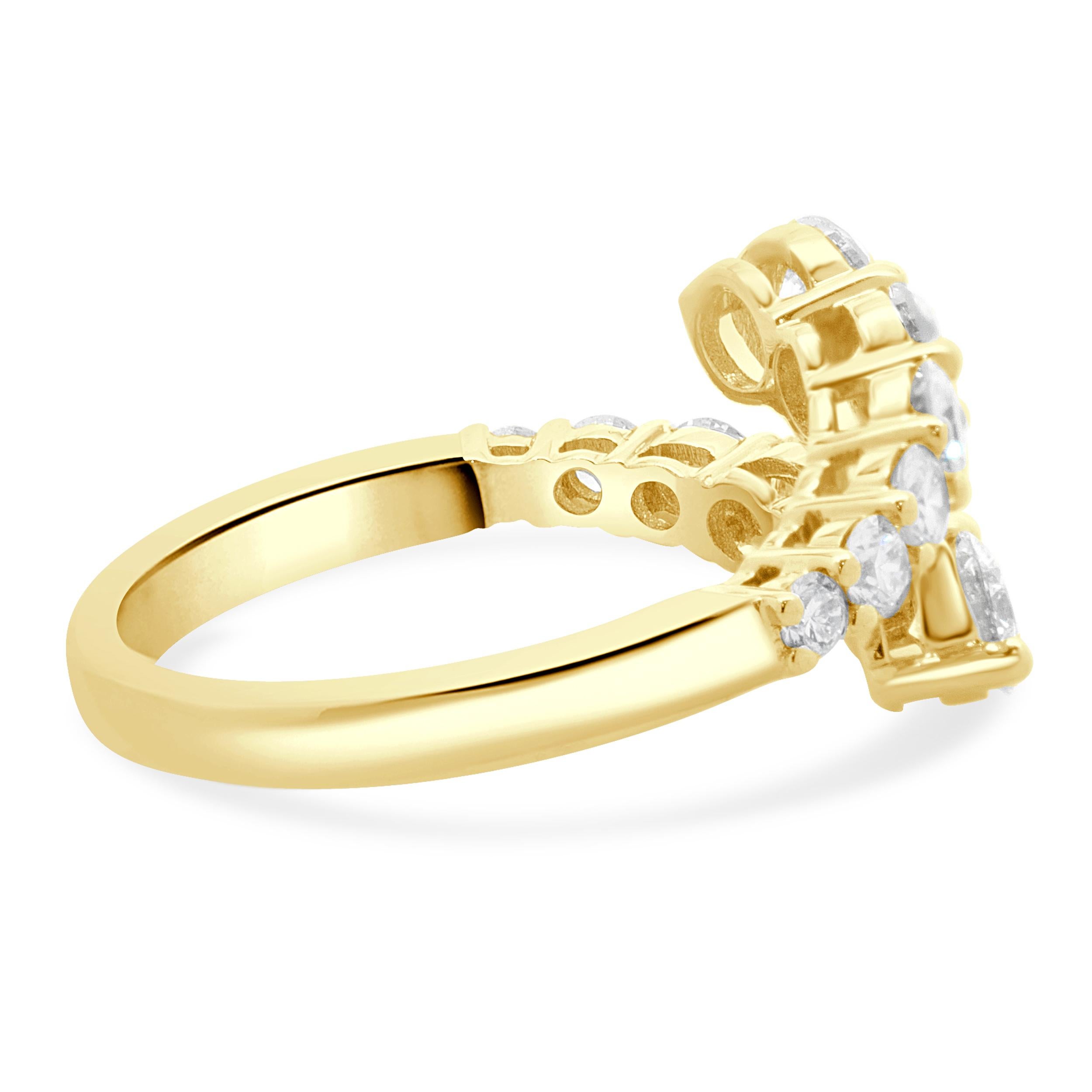 18 Karat Yellow Gold Graduated Diamond Bypass Ring In Excellent Condition For Sale In Scottsdale, AZ