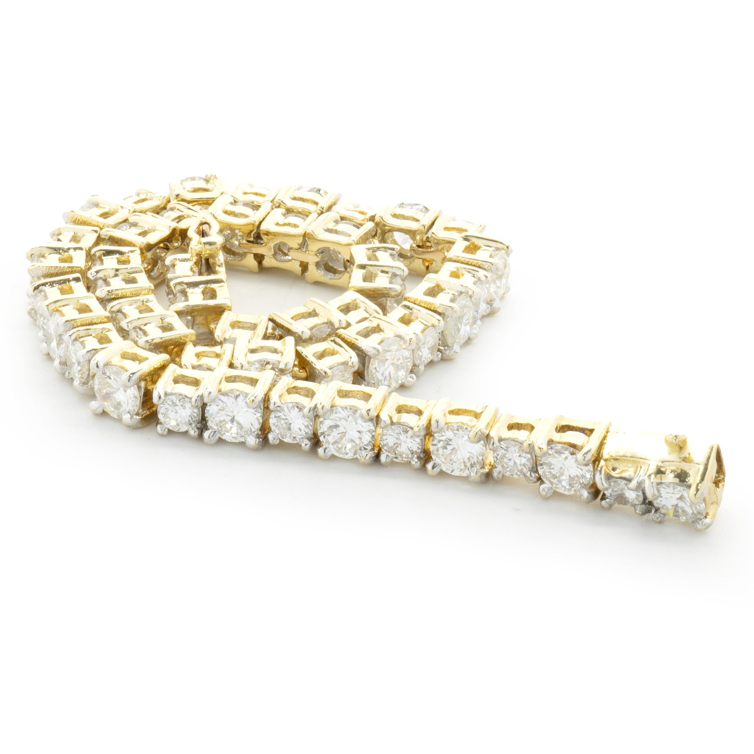 18 Karat Yellow Gold Graduated Diamond Tennis Bracelet In Excellent Condition For Sale In Scottsdale, AZ