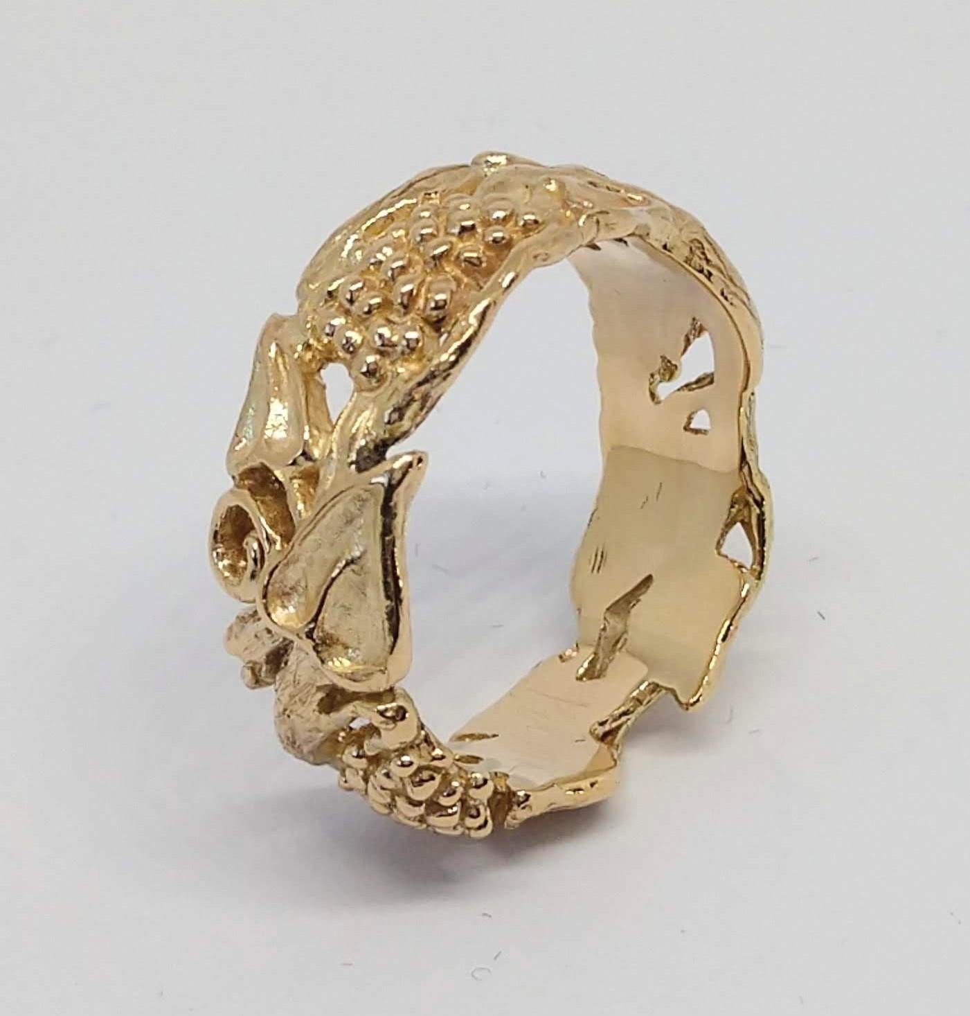 For Sale:  18 Karat Yellow Gold Grapes, Vines, and Leaves Ring 2