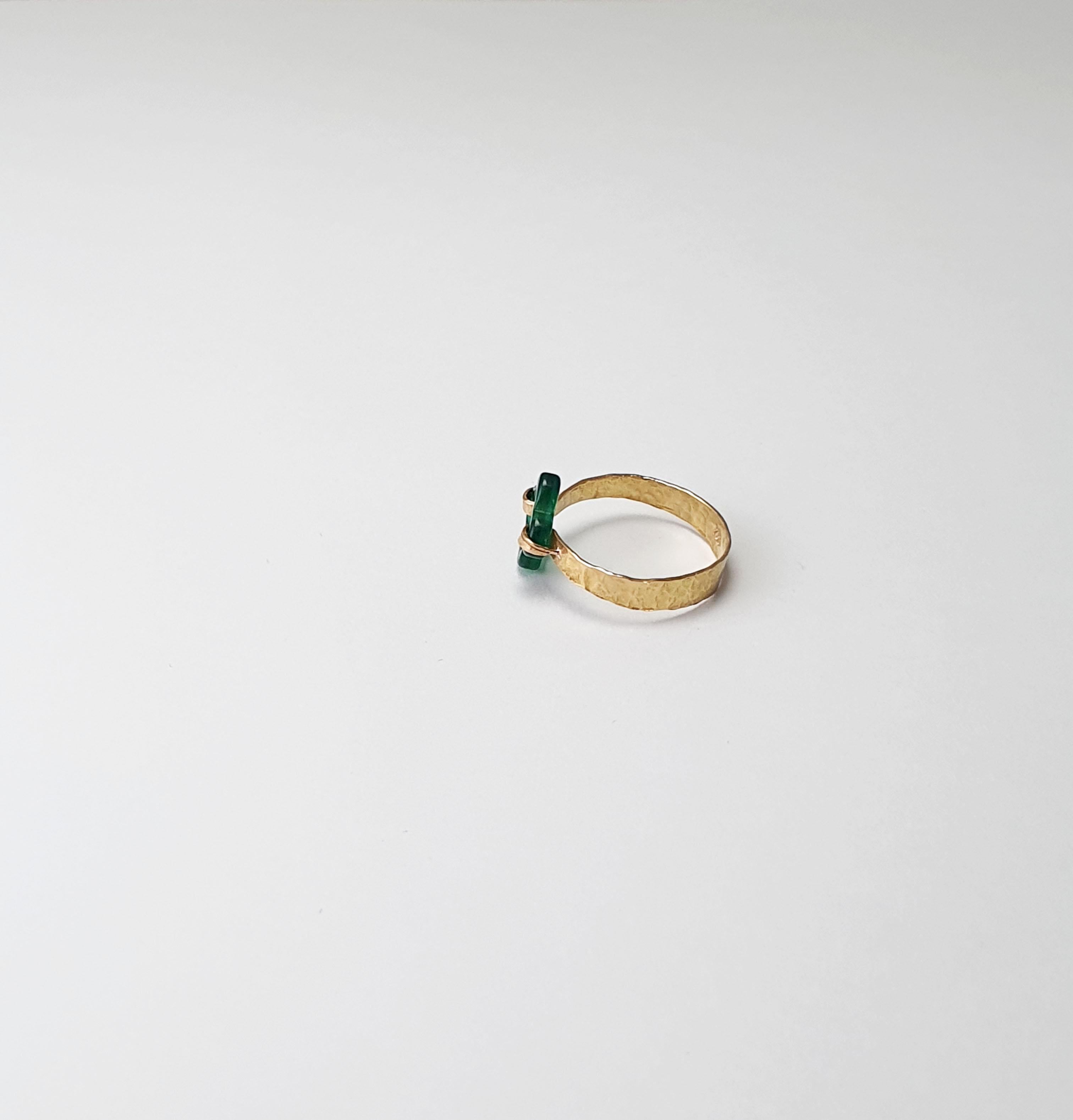 Cabochon 18 Karat Yellow Gold Green Agate Ring For Sale